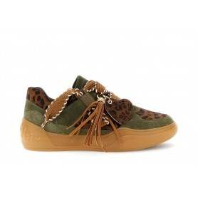 Cafe Noir SCARPA IN PELLE SCAMOSCIATA CON RIPORTIIN PELLE EFFETTO CAVALLINO CON CHARM - C1DA6029