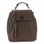 Cafe Noir zaino con pattina in materiale sintetico effetto pelle con grana grossa, logo CN - C3BC1102